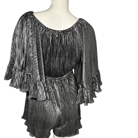 SAN JOY Silver Black Metallic Off The Shoulder Pleated Romper Size S - Picture 5 of 16